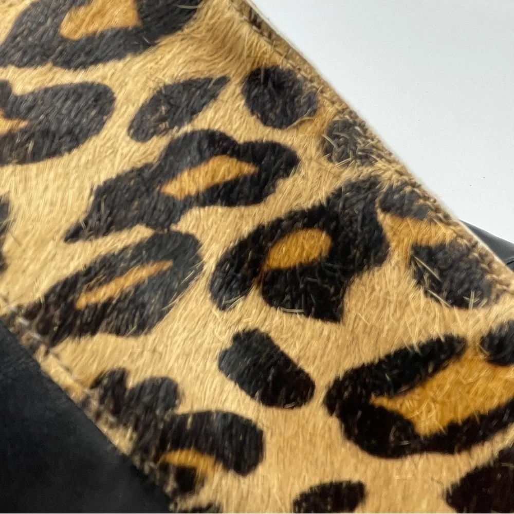 Black leather leopard cuff ankle booties EU size 39 Brand 5l48 from Saks 5th Ave